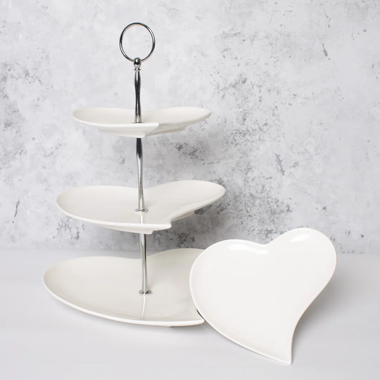 Maxwell & Williams Heart Shaped Cake Stand And Heart Shaped Plates Set