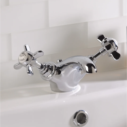 Varsity Mono Basin Mixer with Waste