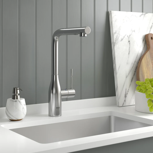 GROHE Essence single-lever kitchen tap with high L-shaped spout. A German engineered sink mixerwith 360° swivel range and pull-out comfort shower hea