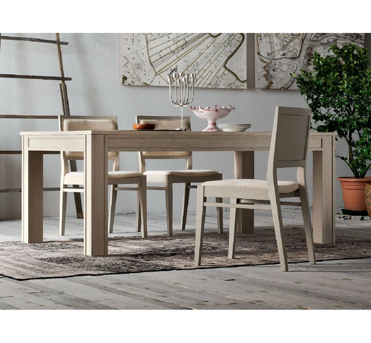 Kaylyn Extendable Dining Table
