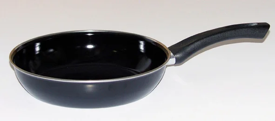 Enamel Gourmet Frying Pan in Black
