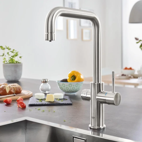 GROHE Blue Home Duo starter kit: single-lever kitchen mixer for filtered, chilled and sparkling water. Includes cooler unit, filter and CO2 carbonisat