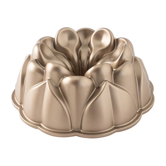 Nordic Ware Nordic Ware magnolia bundt baking tin 2.4 L