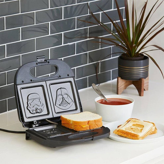 Star Wars The Empire Grilled Cheese Vader & Stormtrooper Silhouette Toastie Maker