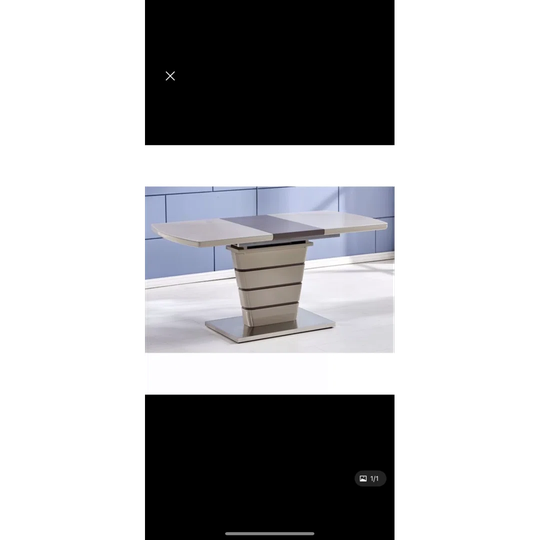 Adelinede 76 Cm Pedestal Dining Table