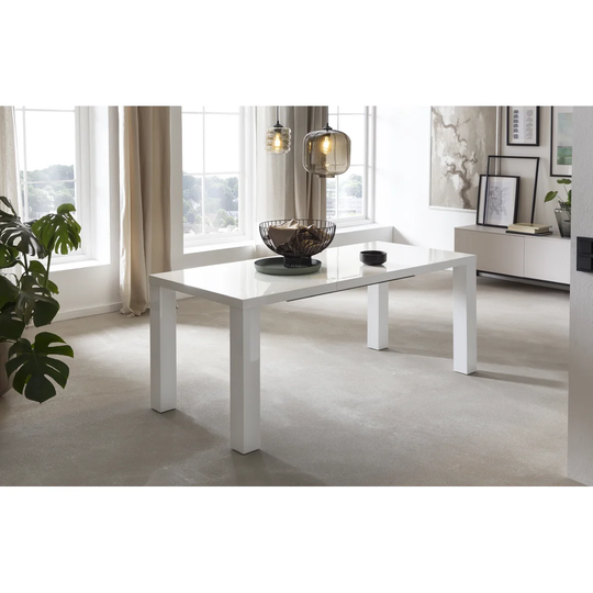 Danariah Extendable Dining Table