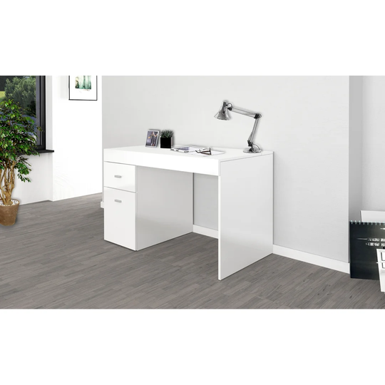 Bety Desk