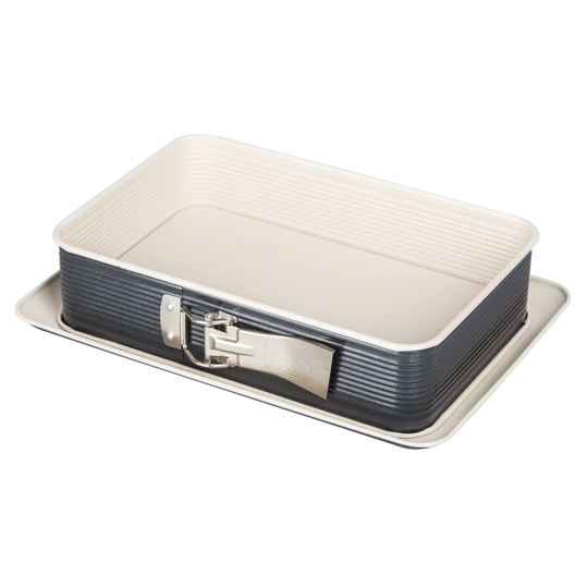 Crème Noir Non-Stick Springform Pan